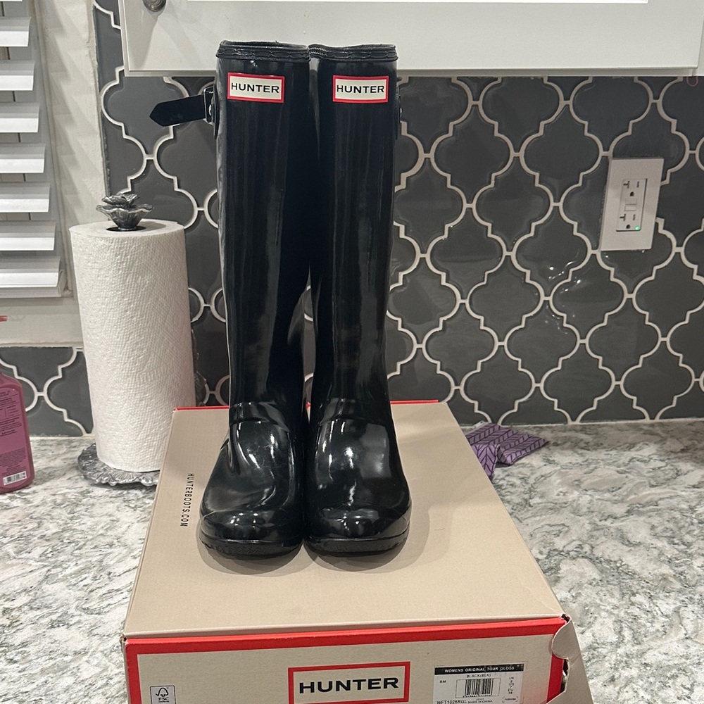 Hunter Glossy Black Rain Boots Size 7